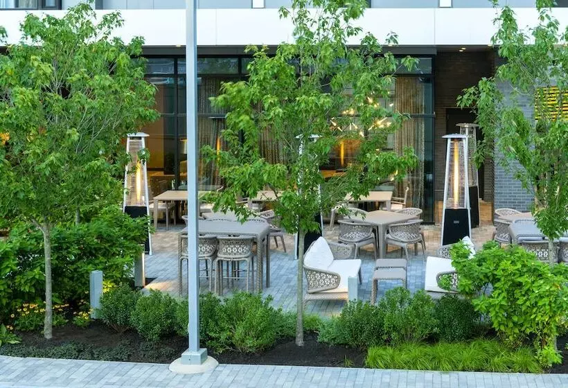 AC Hotel by Marriott Boston Downtown