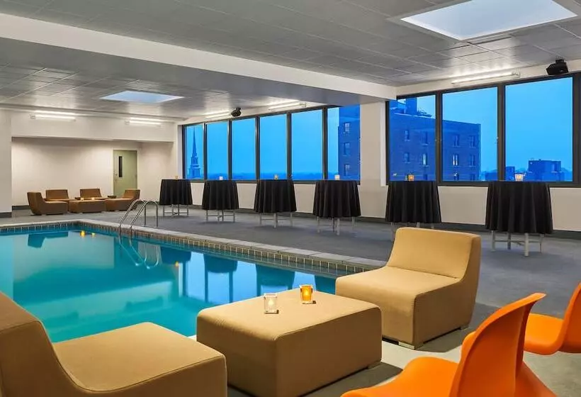 ホテル Aloft South Bend