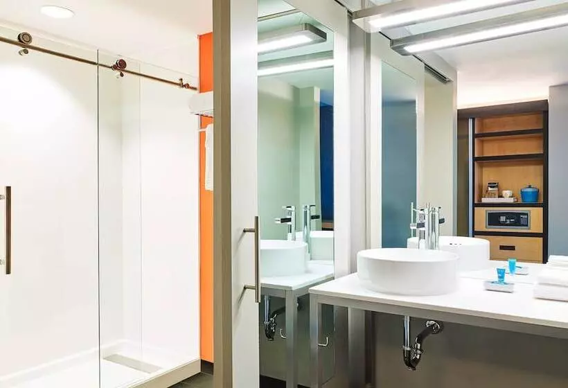 ホテル Aloft South Bend