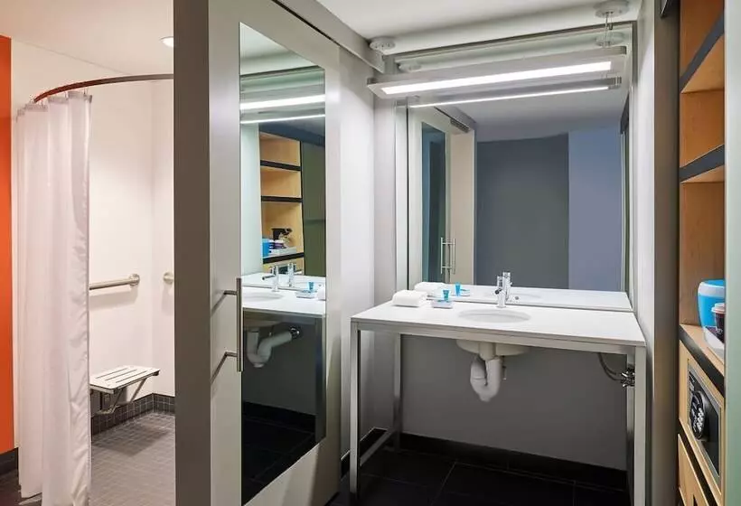 ホテル Aloft South Bend