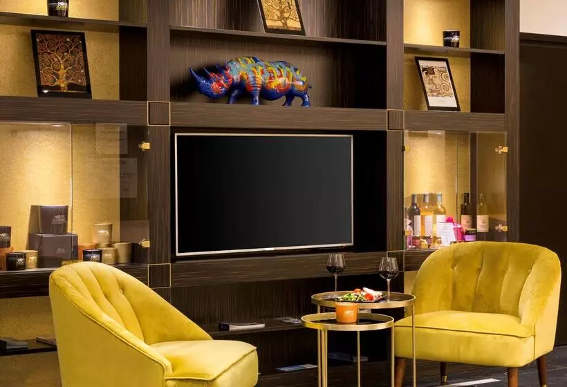 Hotelli Best Western Hôtel Journel Saint Laurent Du Var