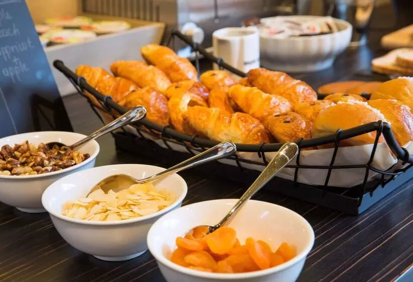 Hotelli Best Western Hôtel Journel Saint Laurent Du Var