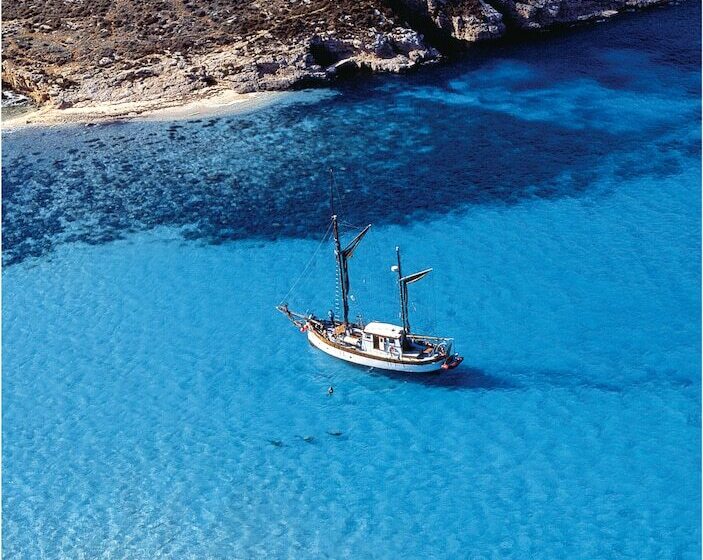 Seashells Apartments With Terrace, Just Off The Seafront In Bugibba By Getawaysmalta