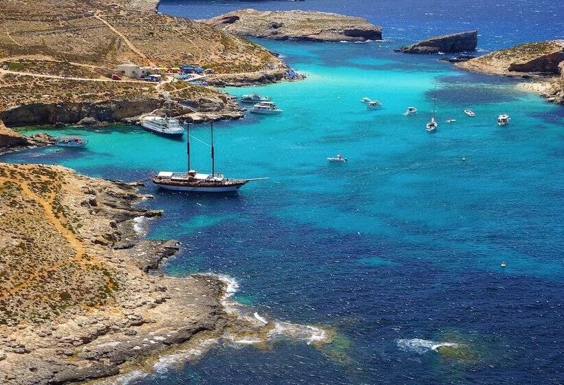 Seashells Apartments With Terrace, Just Off The Seafront In Bugibba By Getawaysmalta