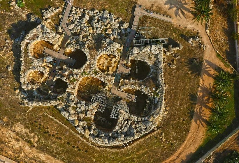 Seashells Apartments With Terrace, Just Off The Seafront In Bugibba By Getawaysmalta