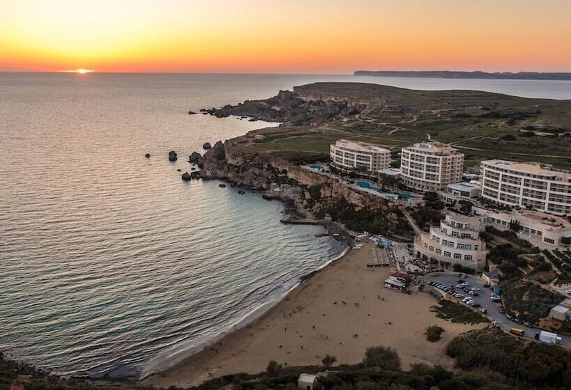 Seashells Apartments With Terrace, Just Off The Seafront In Bugibba By Getawaysmalta