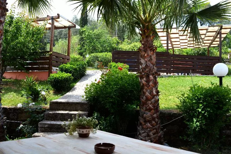 Hotelli Apartments Despina