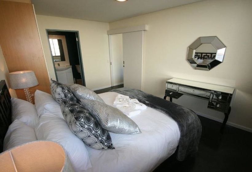 בית מלון כפרי At Greenmarket Place