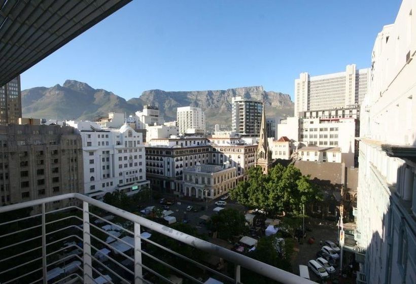 בית מלון כפרי At Greenmarket Place