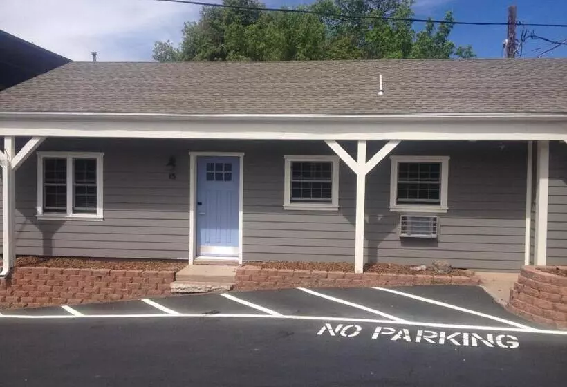 Hotelli Basalt Mountain Inn