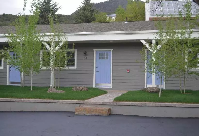 Hotelli Basalt Mountain Inn