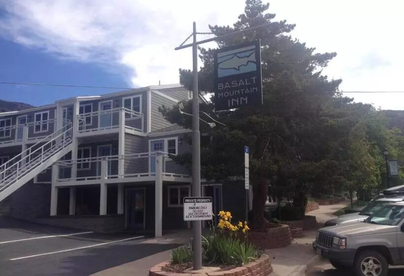 Hotelli Basalt Mountain Inn