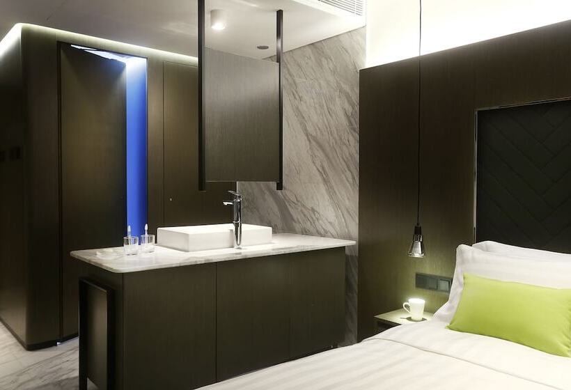 هتل Ease Tsuen Wan