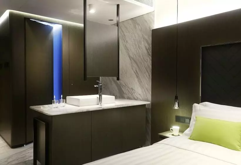 هتل Ease Tsuen Wan