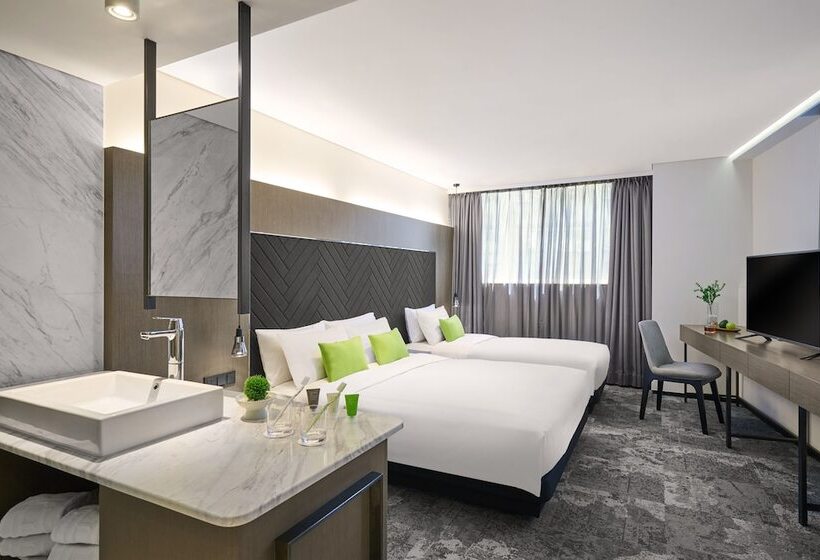 هتل Ease Tsuen Wan