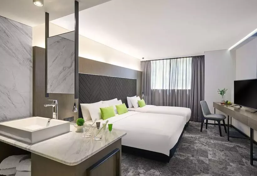 هتل Ease Tsuen Wan