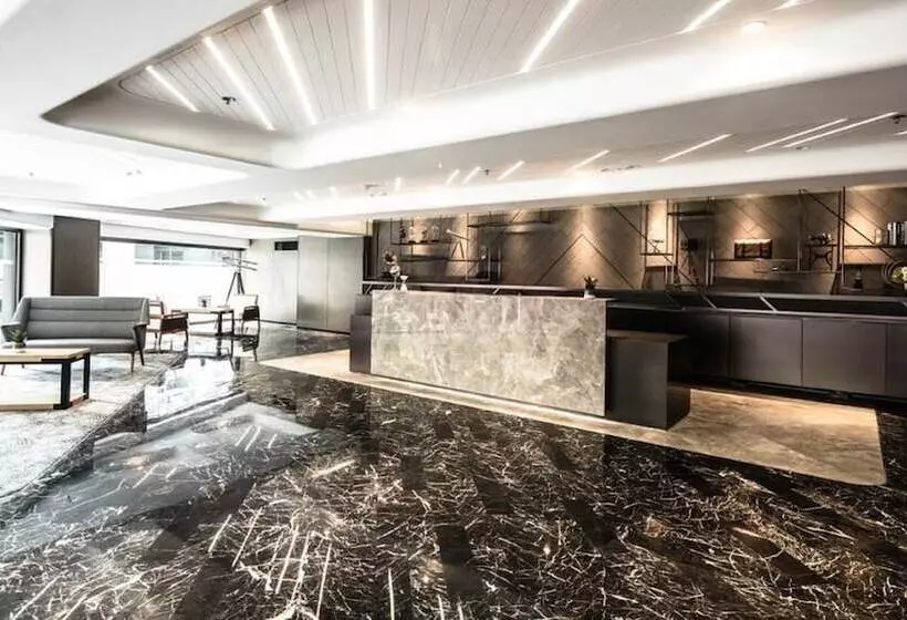 هتل Ease Tsuen Wan