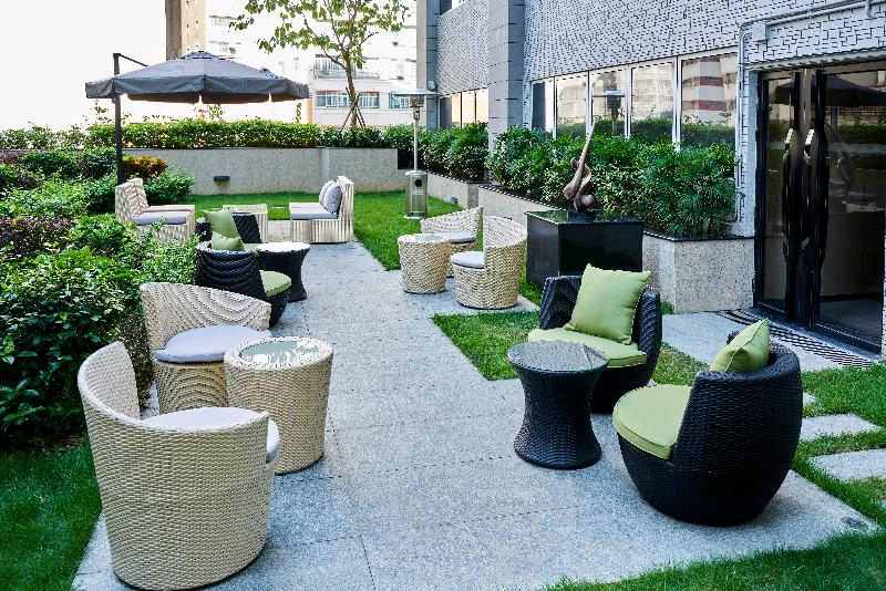 هتل Ease Tsuen Wan