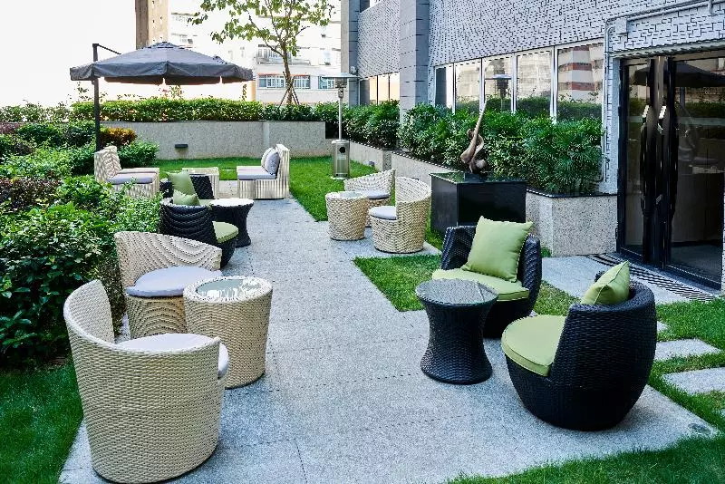 هتل Ease Tsuen Wan