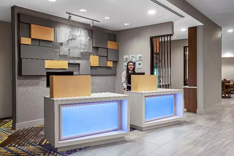 ホテル Holiday Inn Express & Suites Lubbock Central   Univ Area, An Ihg
