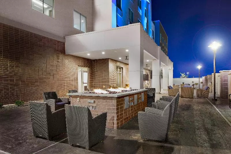 ホテル Holiday Inn Express & Suites Lubbock Central   Univ Area, An Ihg