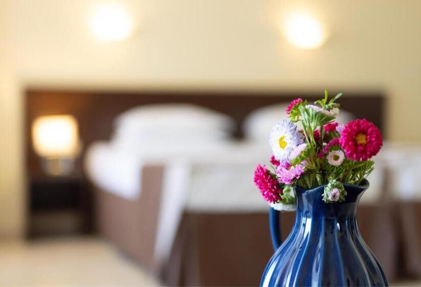 هتل Rome Palace Deluxe   All Inclusive Premium