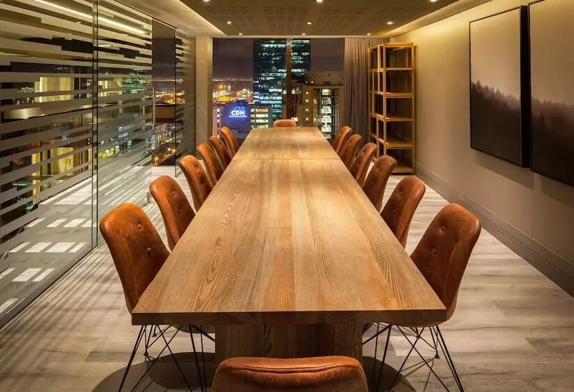 Hotelli Sunsquare Cape Town City Bowl