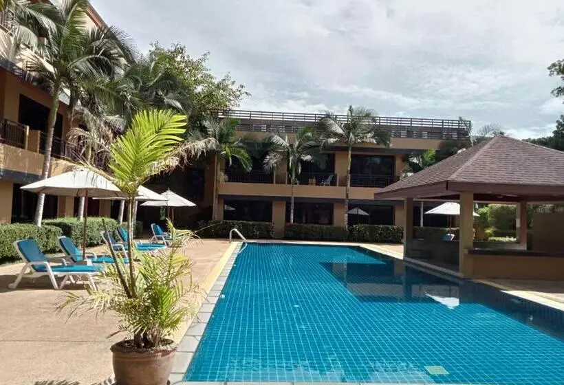 リゾートホテル Naiyang Beach Hotel Sha Plus
