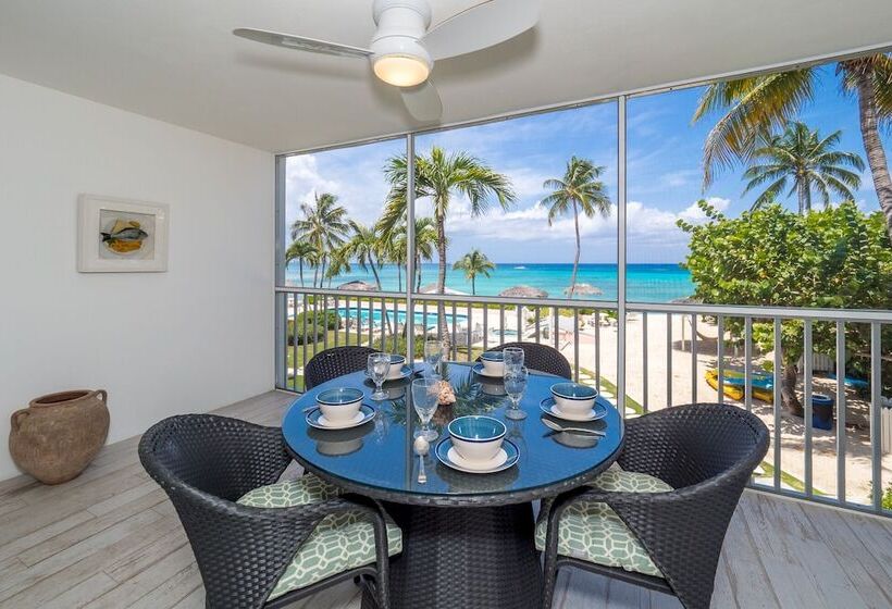 Aqua Bay Club Condos