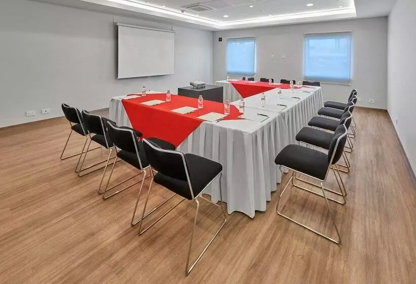 ホテル City Express Junior By Marriott Puebla Angelopolis