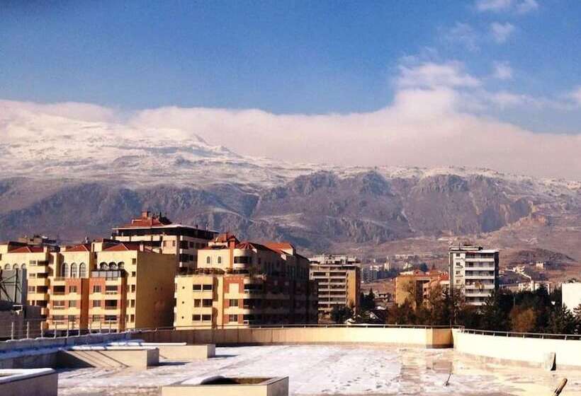 Delora Hotel And Suites