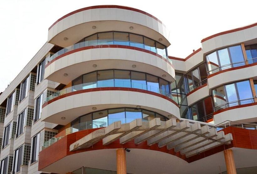 Delora Hotel And Suites