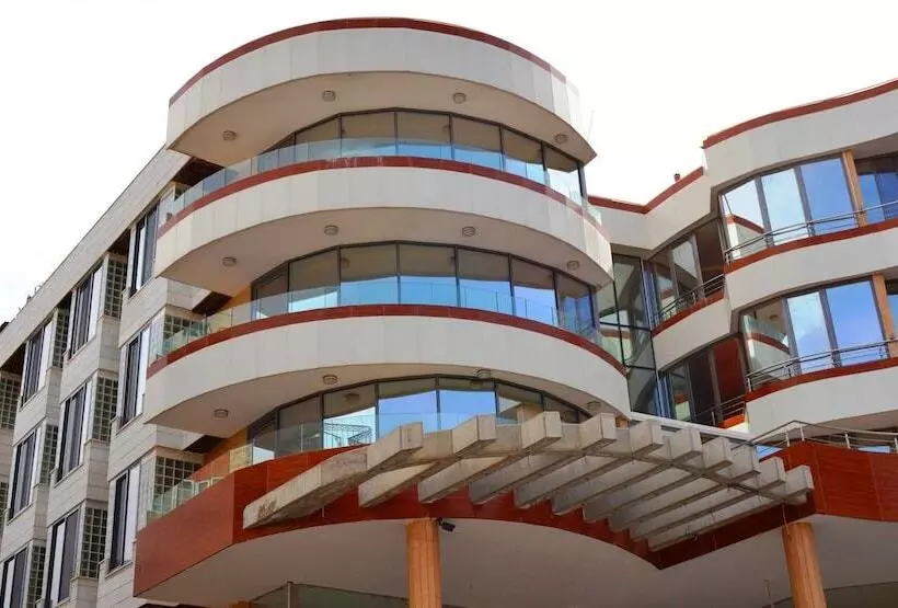 Delora Hotel And Suites