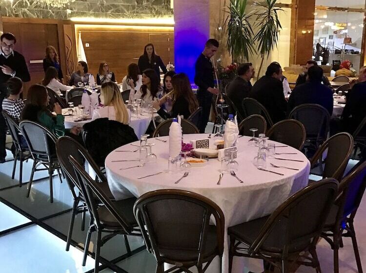 Delora Hotel And Suites