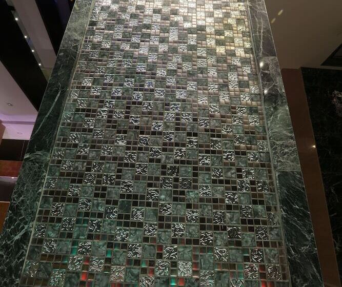 Delora Hotel And Suites