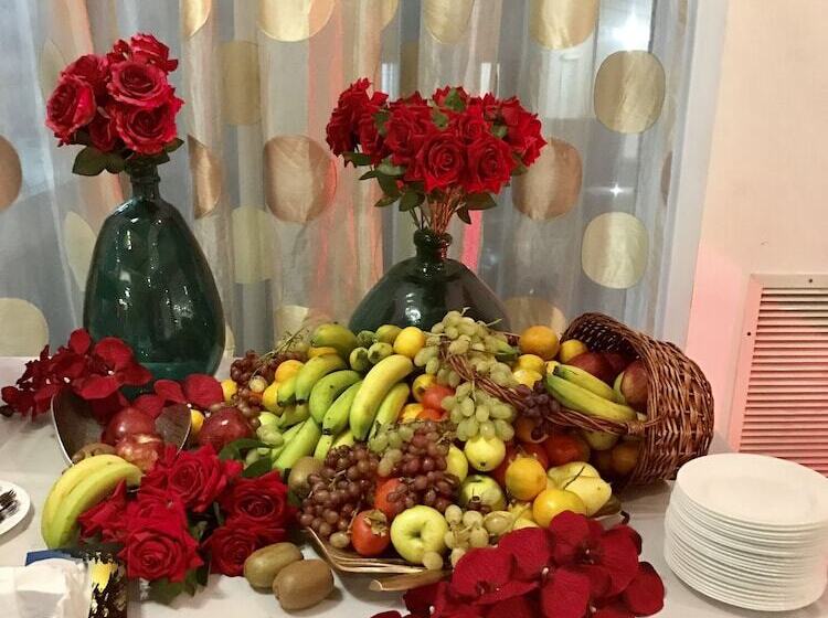 Delora Hotel And Suites