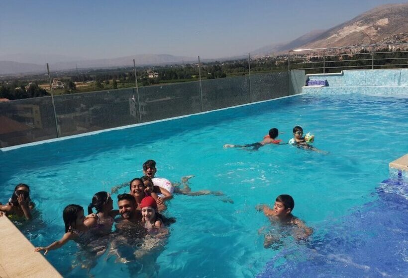 Delora Hotel And Suites