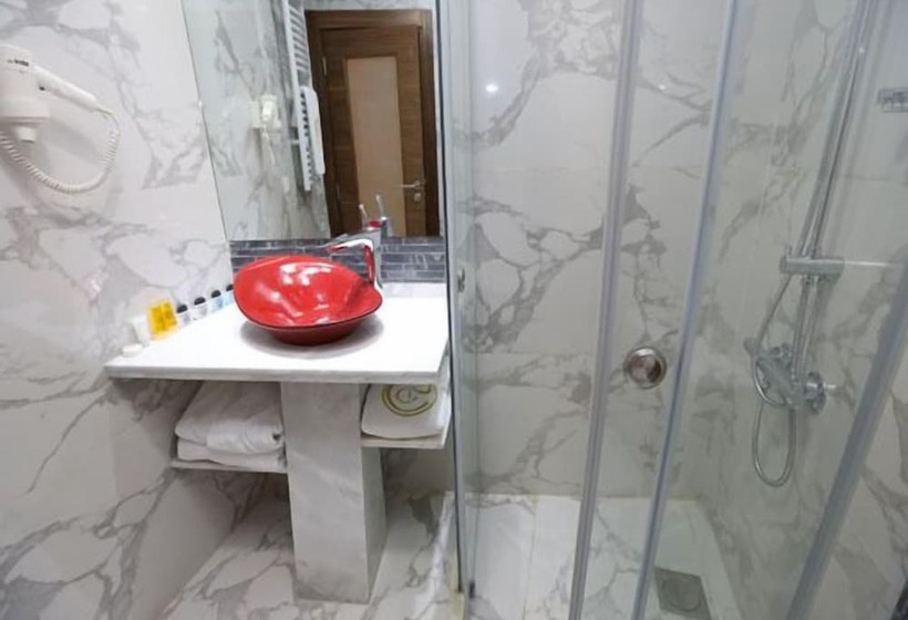 Delora Hotel And Suites