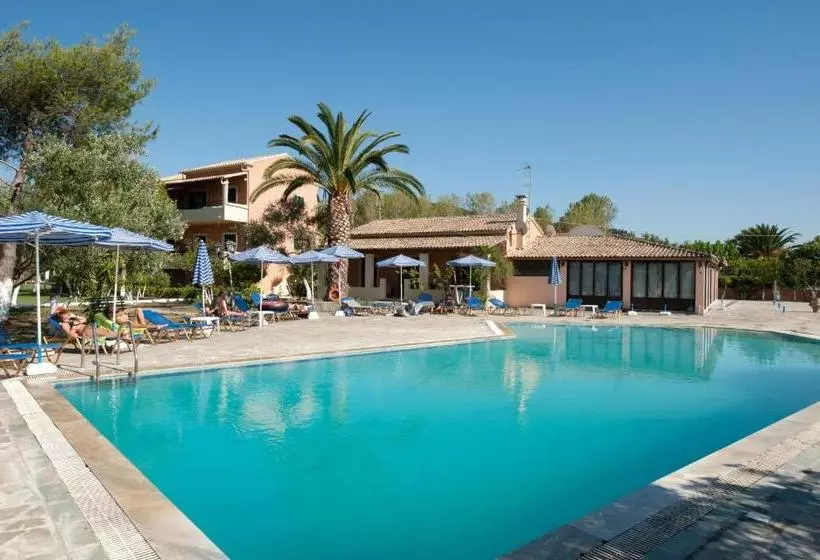 ホテル Helena Apartments & Villas