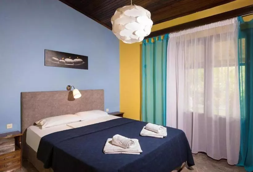 ホテル Helena Apartments & Villas