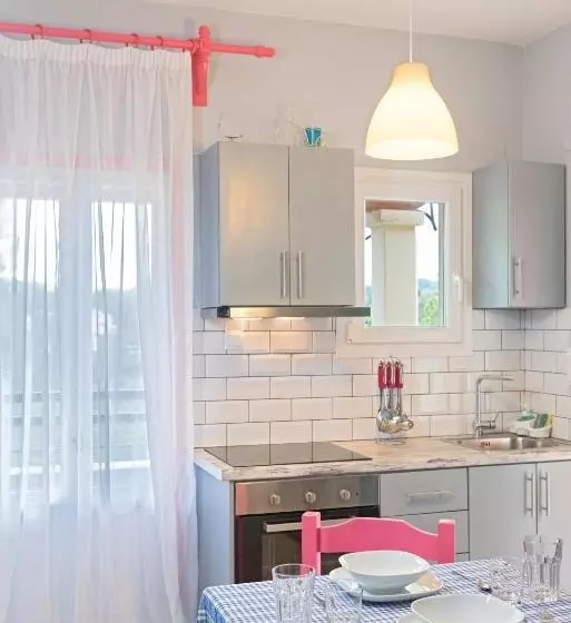 ホテル Helena Apartments & Villas