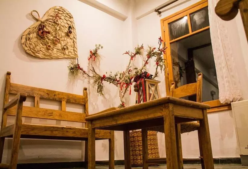 ホテル Neos Omalos