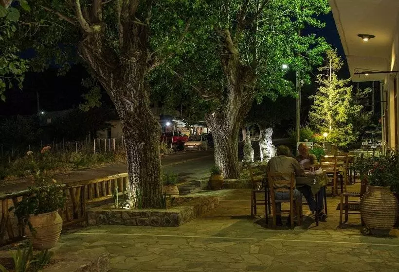 ホテル Neos Omalos