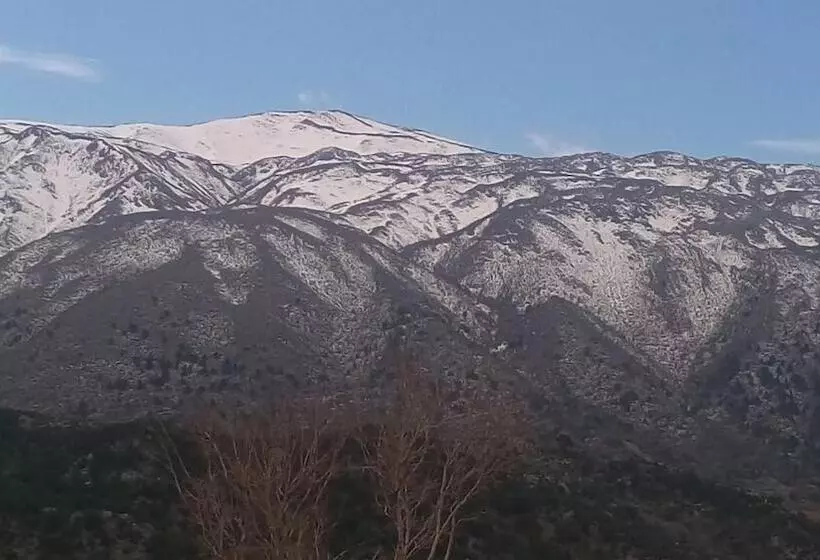 ホテル Neos Omalos