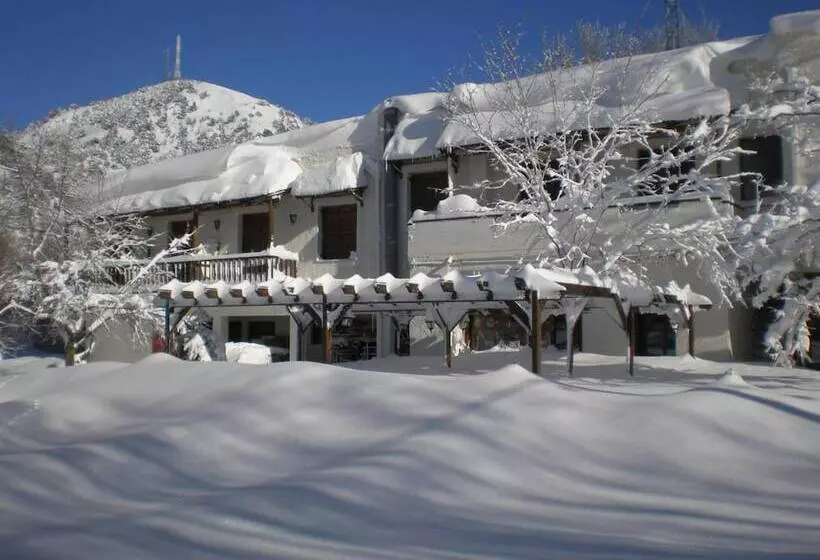 ホテル Neos Omalos