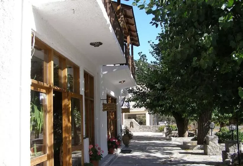 ホテル Neos Omalos