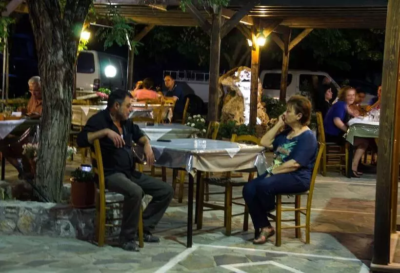 ホテル Neos Omalos