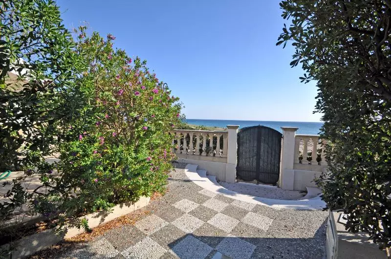 Hotelli Residence La Caletta