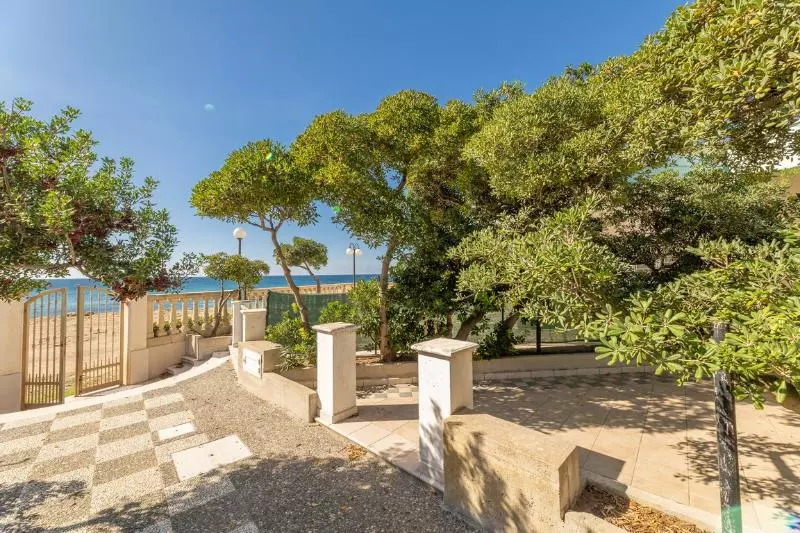 Hotelli Residence La Caletta