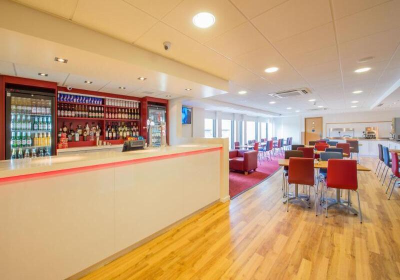 فندق Travelodge Harrogate West Park